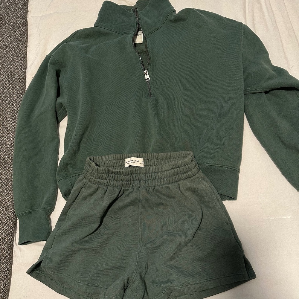 Green Abercrombie Shorts Sweatsuit